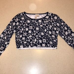 Long sleeve crop top